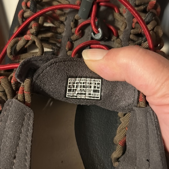 KEEN Uneek ParaCord Bungee Sandals Brown Red Black Mens 12 main image 6